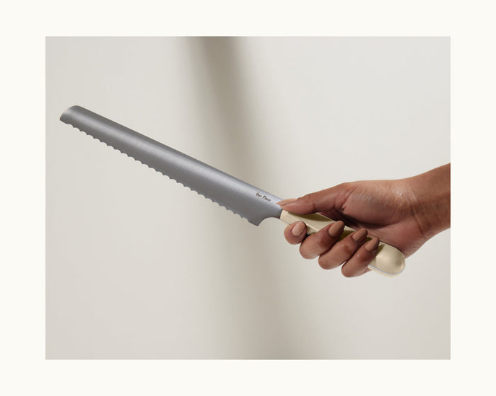 Serrated Slicing Knife in Steam View 2